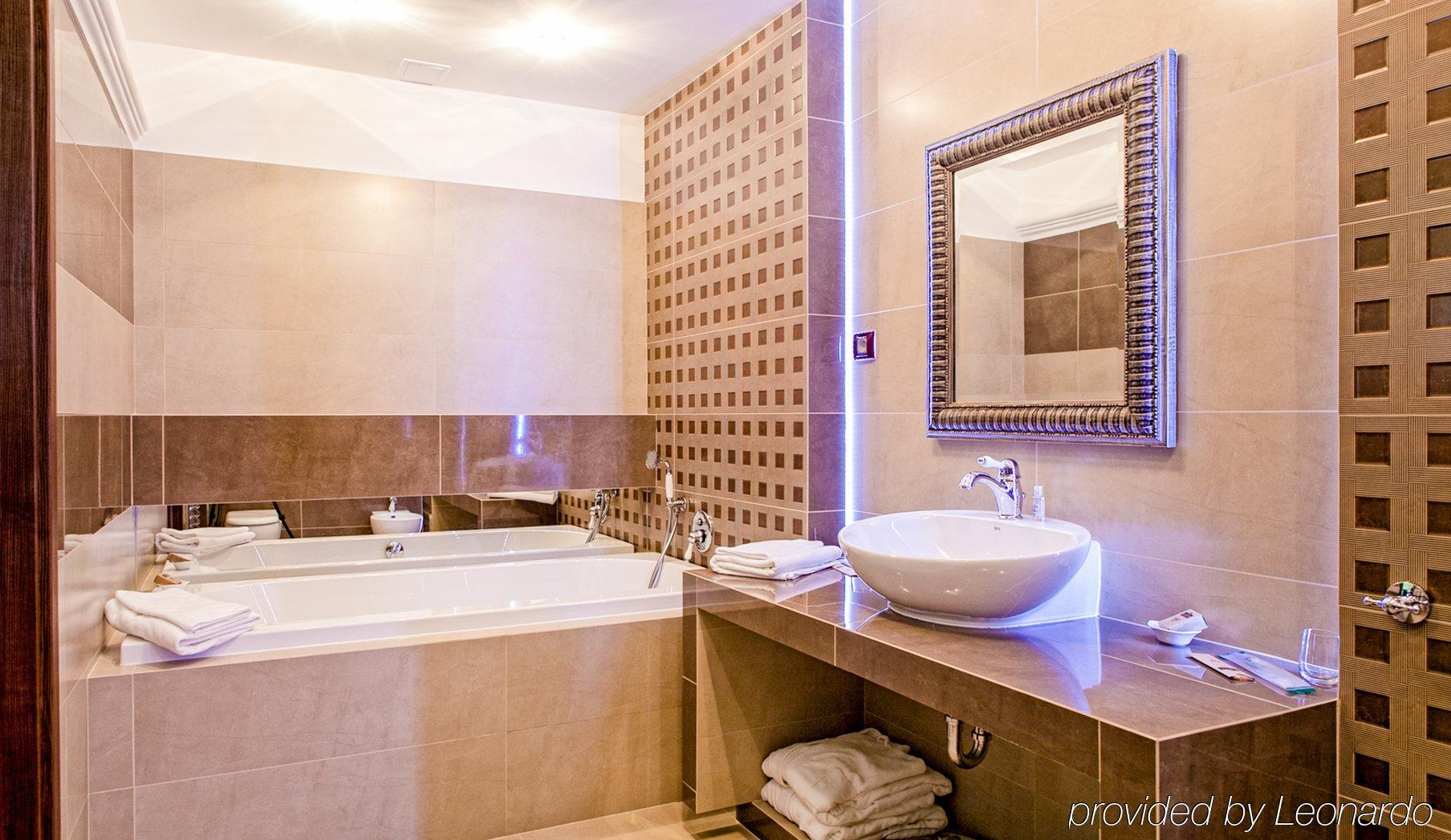 M Hotel ソスノヴィエツ エクステリア 写真